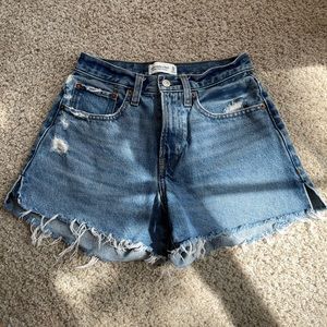 Abercrombie & Fitch Curve Love mid rise boyfriend shorts. Size 24.